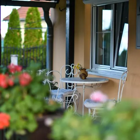 Casa de Férias Little Nook